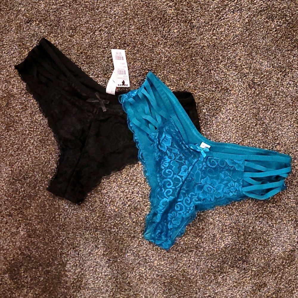 Sexy cheeky comfortable lace style underwear